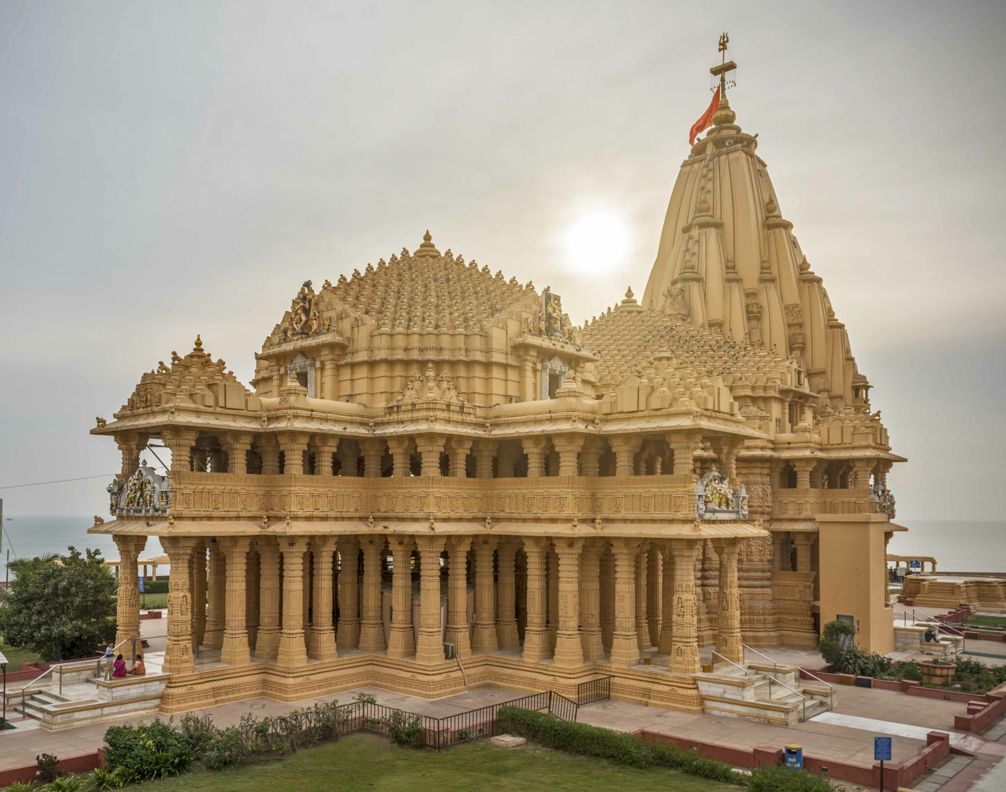 rajkot to somnath taxi service
